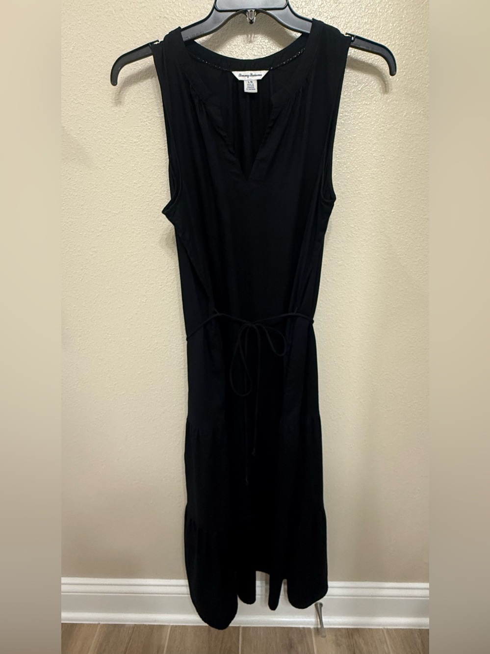 Tommy Bahama Black Sleeveless V-Neck Maxi Dress with Tie Waist